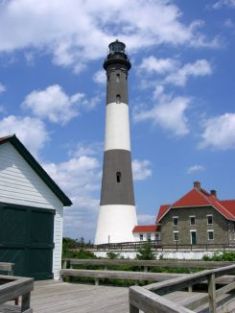 The lighthouse & keeper's quarters