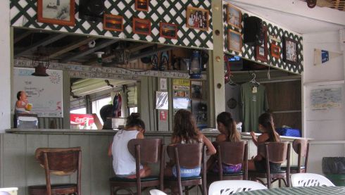 Picture of kids at the snack bar