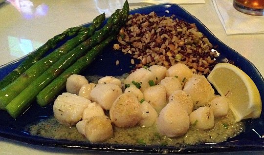 Peconic bay scallops with asparagus and rice