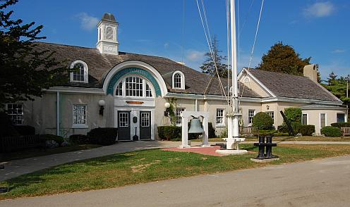 Long Island Maritime Museum main building